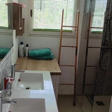 בית נופש Maison Pour 6 Avec Piscine *